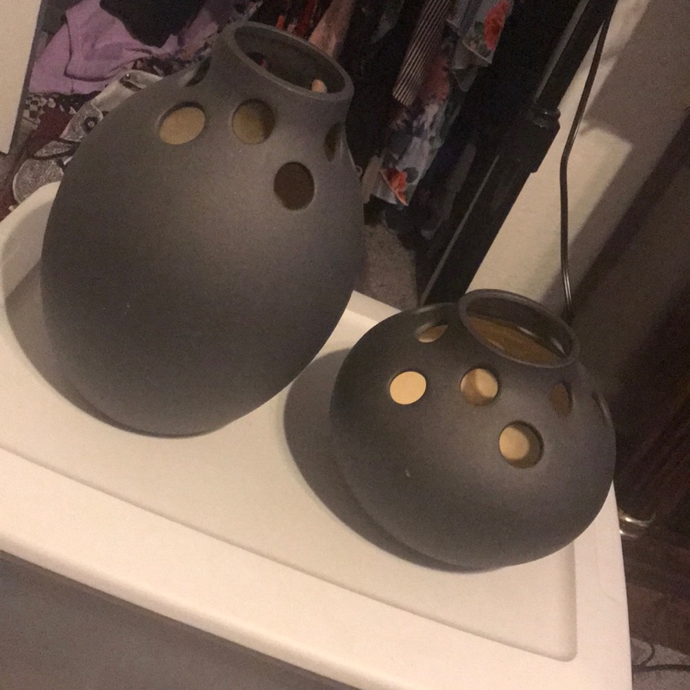 Two Grey Decoration Pots!